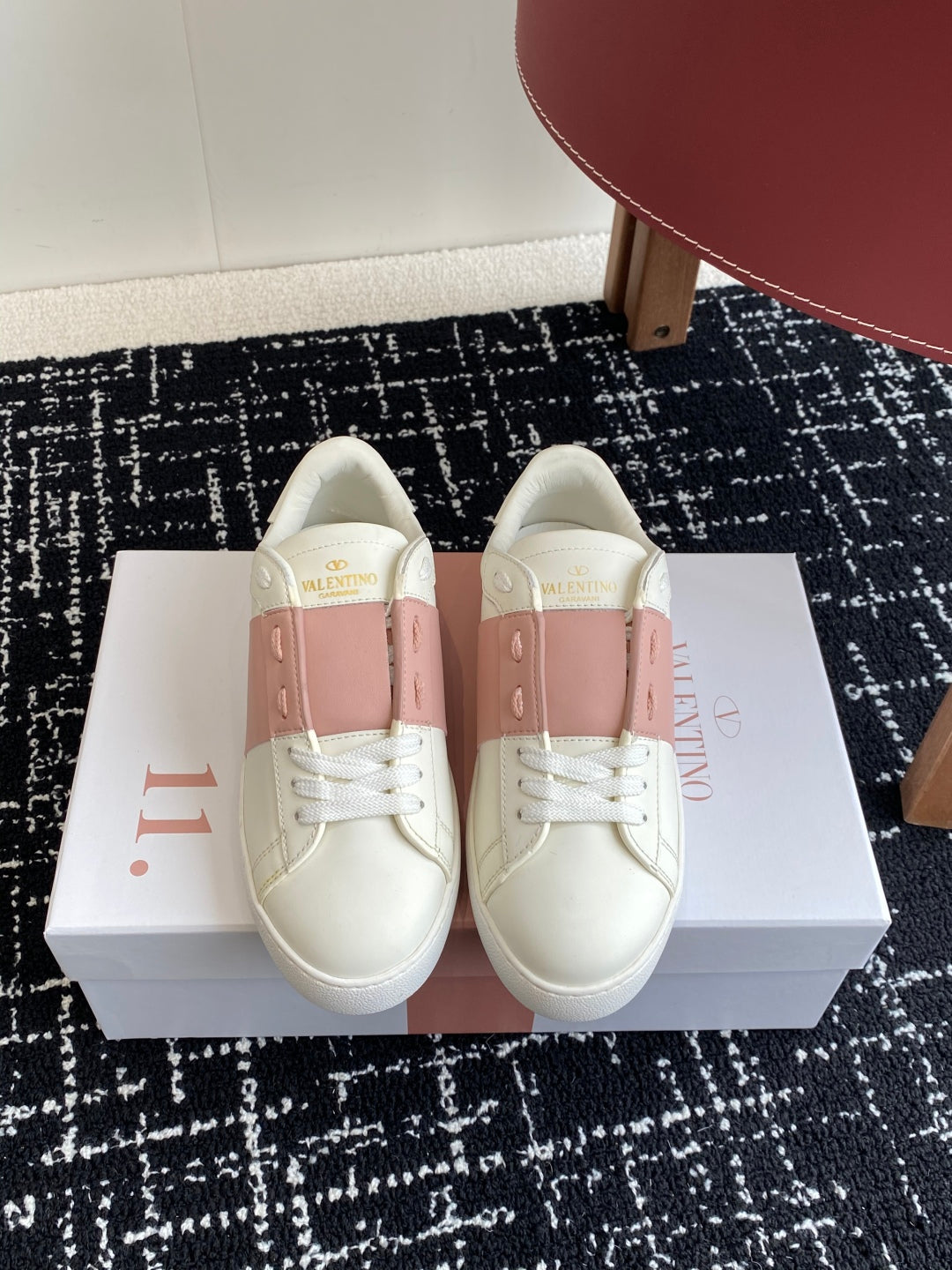 LuxluxHouse Best Quality Shoes Valentino