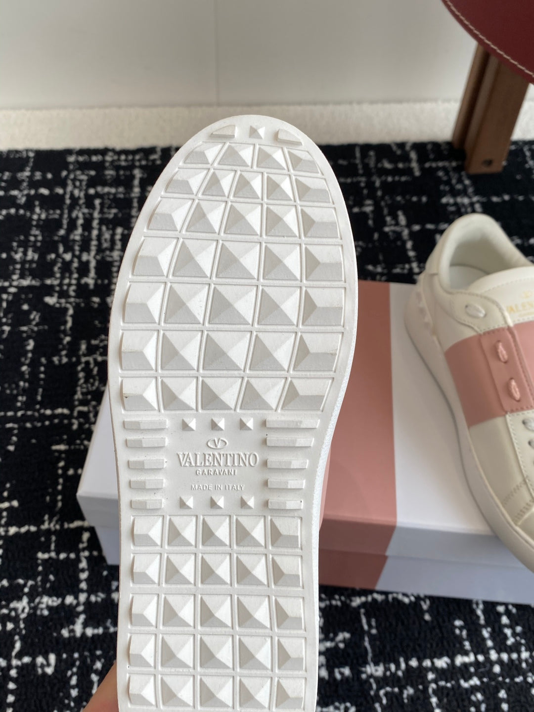 LuxluxHouse Best Quality Shoes Valentino