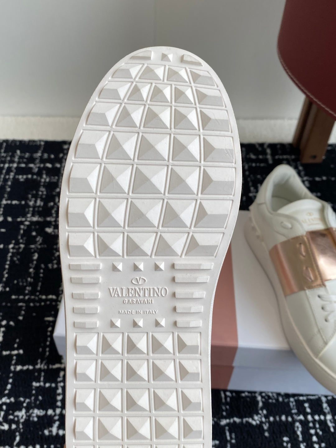 LuxluxHouse Best Quality Shoes Valentino