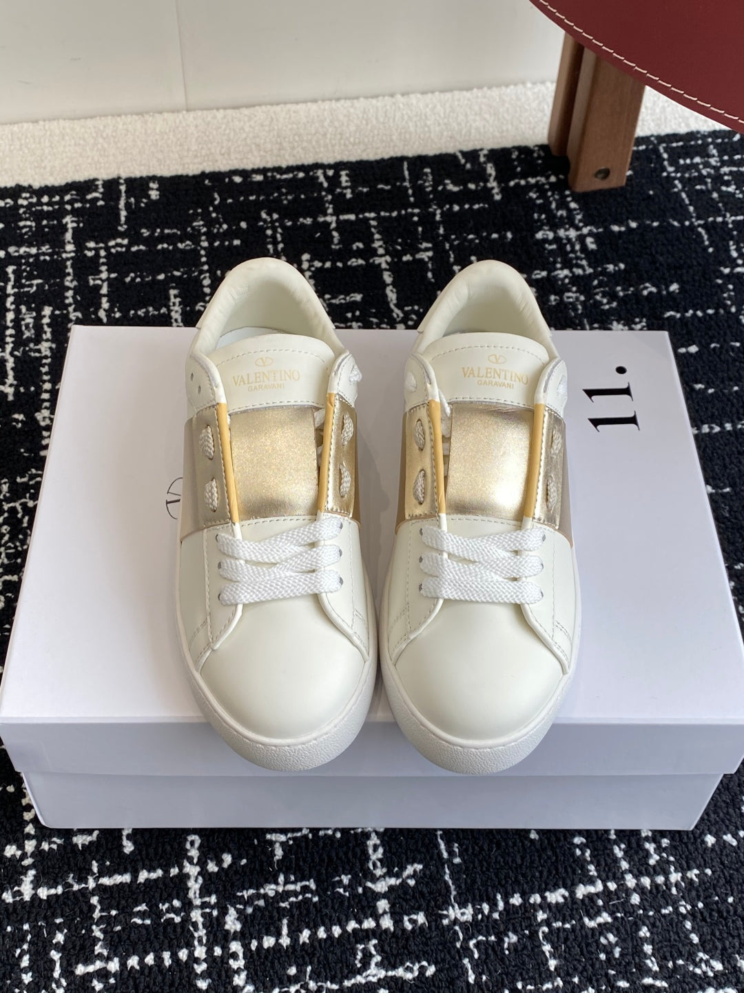 LuxluxHouse Best Quality Shoes Valentino