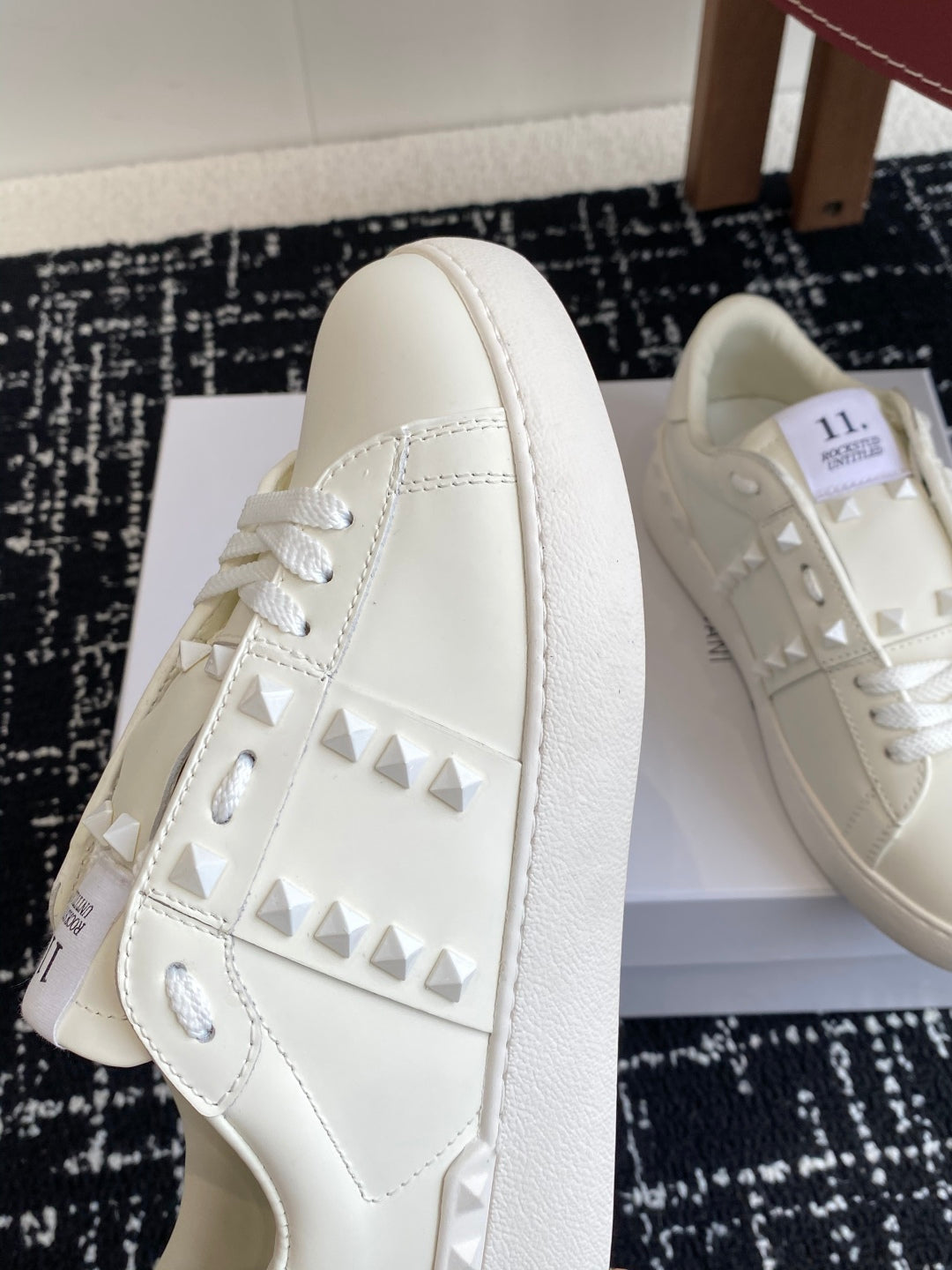 LuxluxHouse Best Quality Shoes Valentino