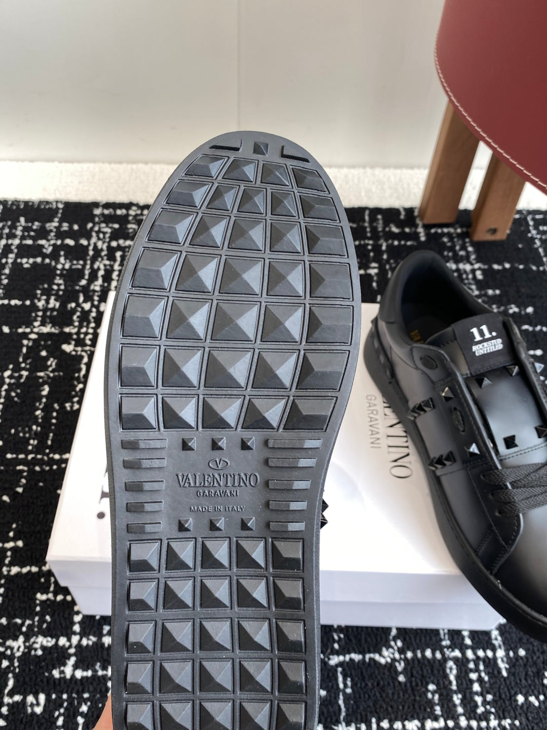 LuxluxHouse Best Quality Shoes Valentino