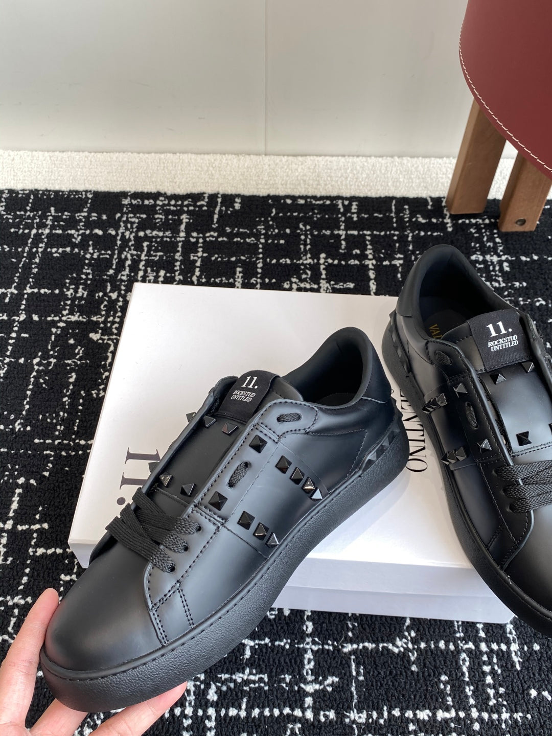 LuxluxHouse Best Quality Shoes Valentino