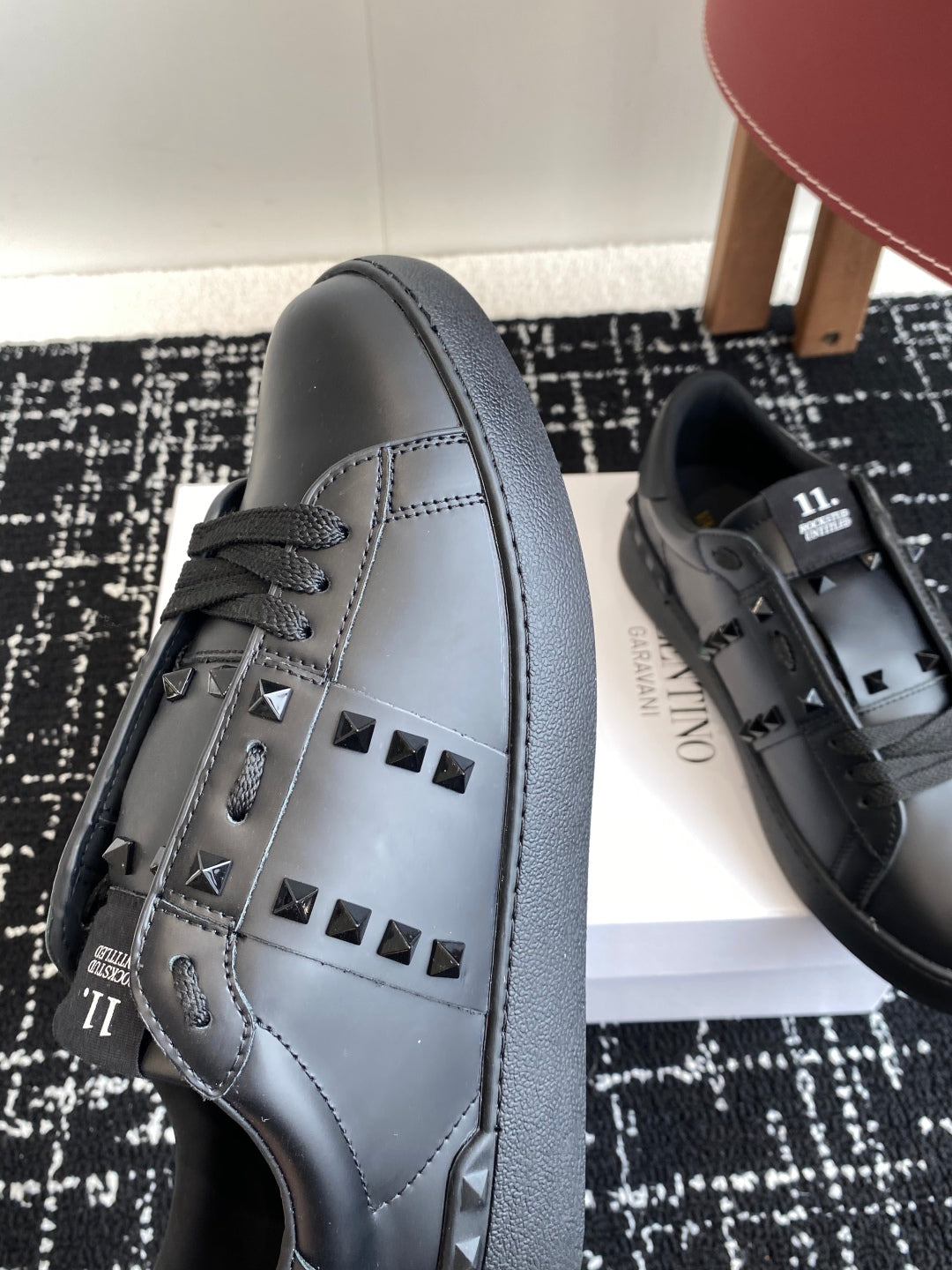 LuxluxHouse Best Quality Shoes Valentino