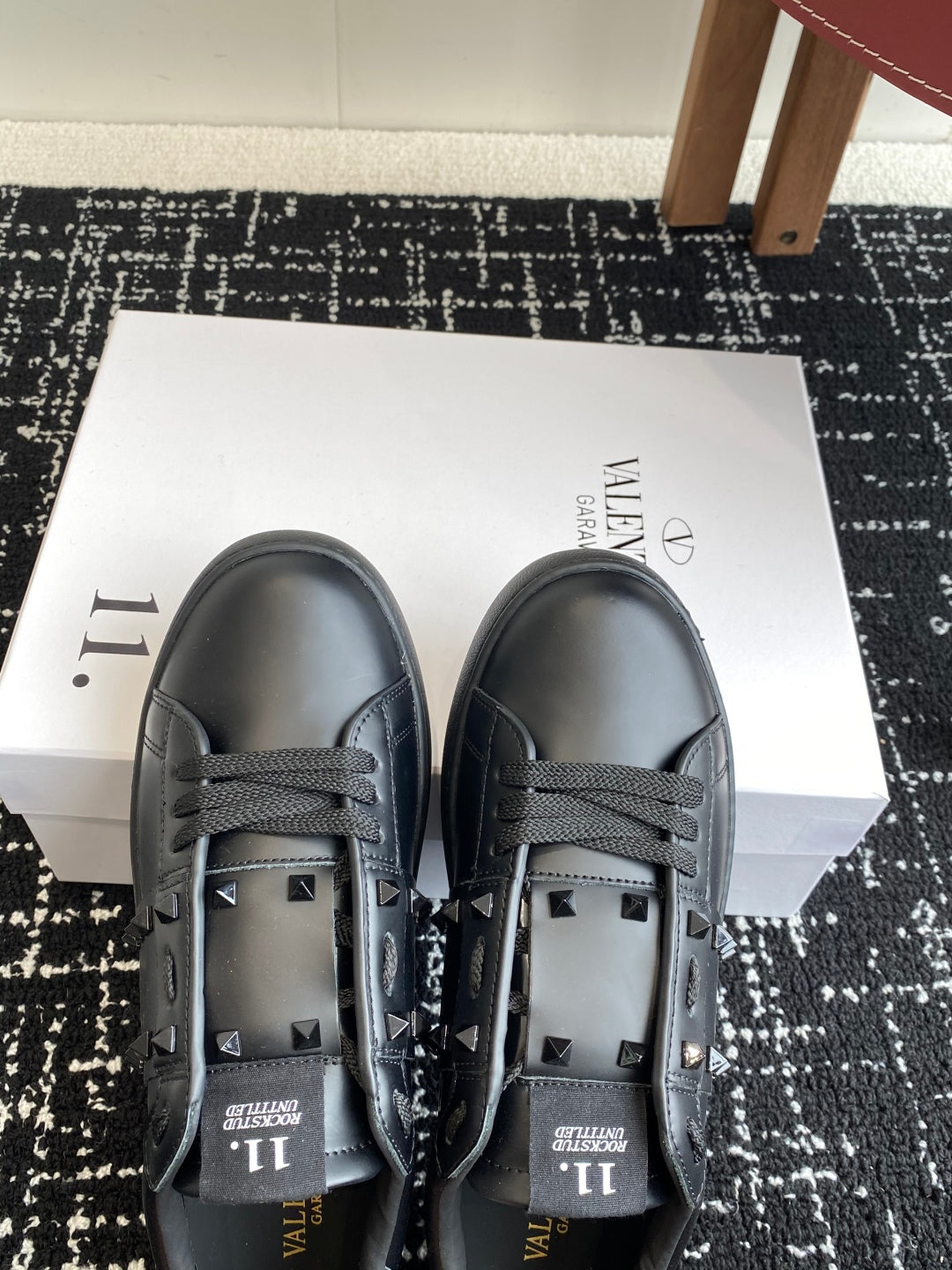 LuxluxHouse Best Quality Shoes Valentino