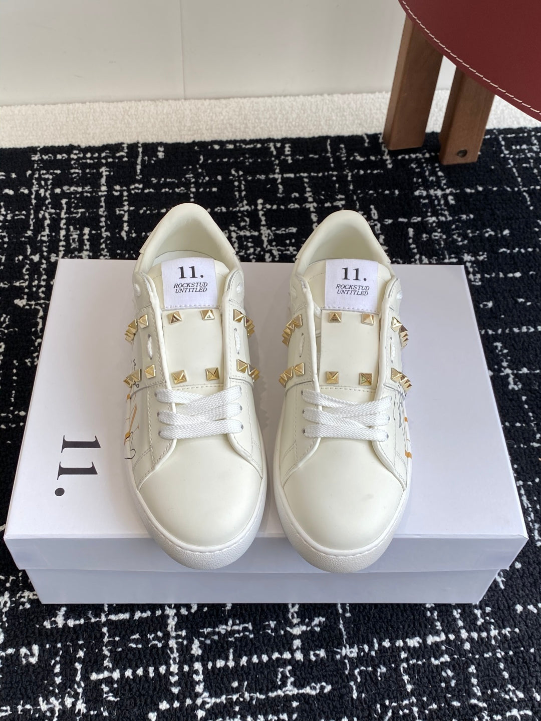 LuxluxHouse Best Quality Shoes Valentino