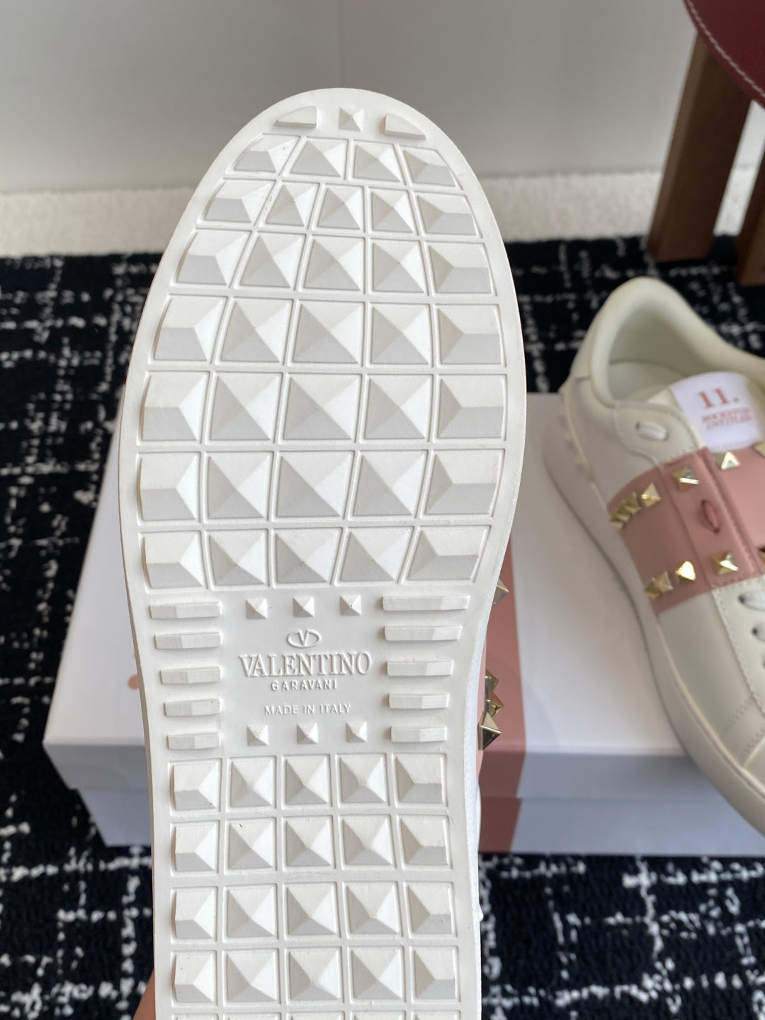 LuxluxHouse Best Quality Shoes Valentino