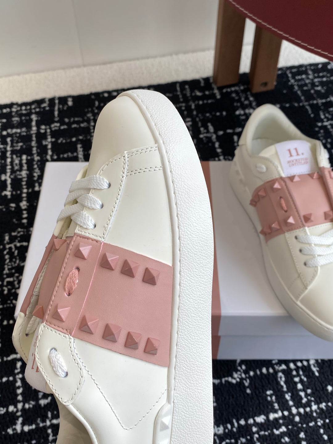 LuxluxHouse Best Quality Shoes Valentino