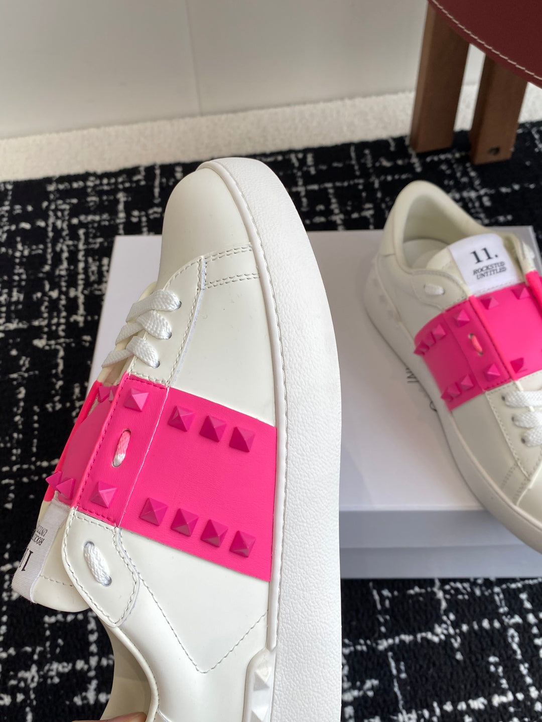 LuxluxHouse Best Quality Shoes Valentino