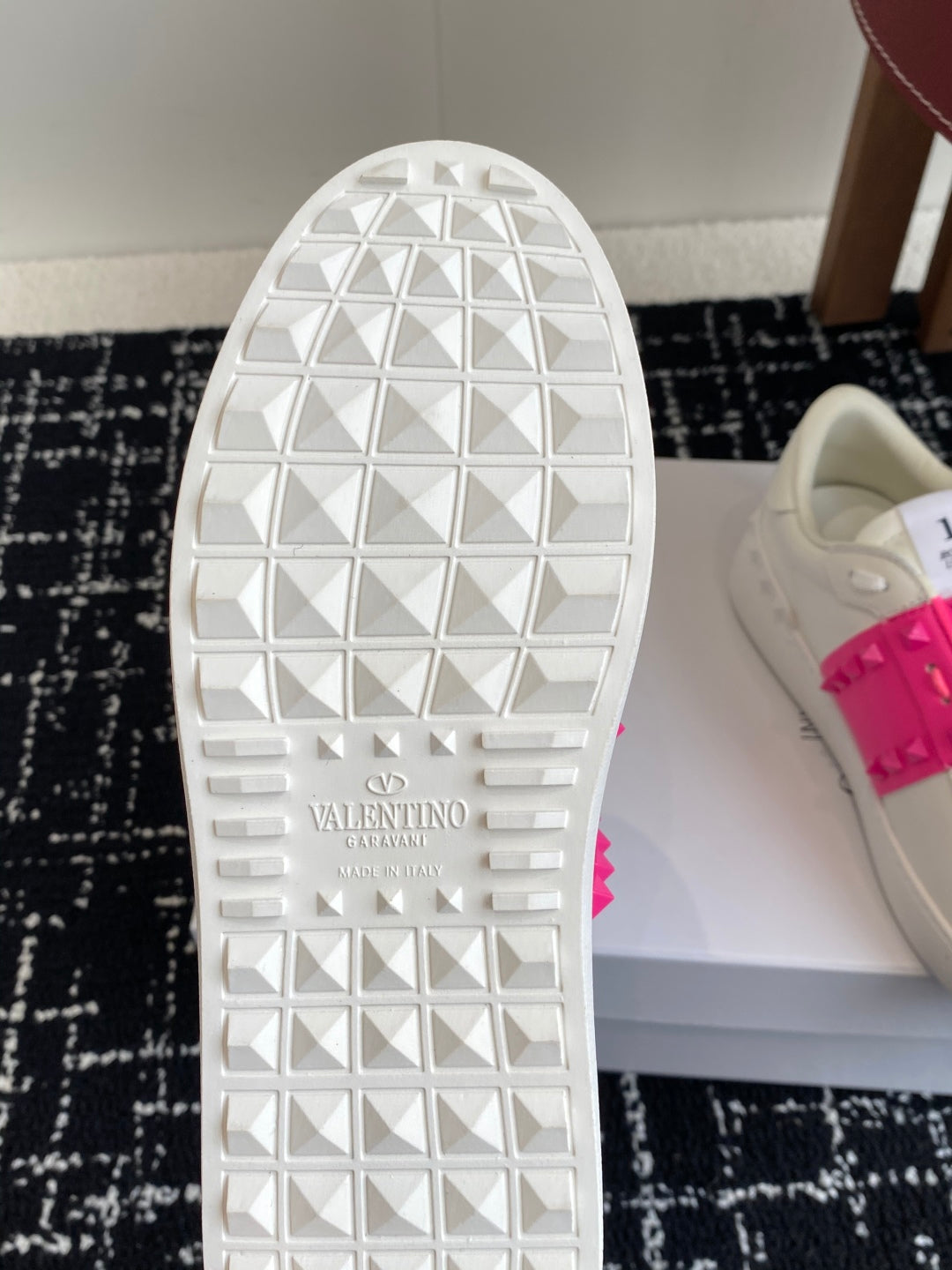 LuxluxHouse Best Quality Shoes Valentino