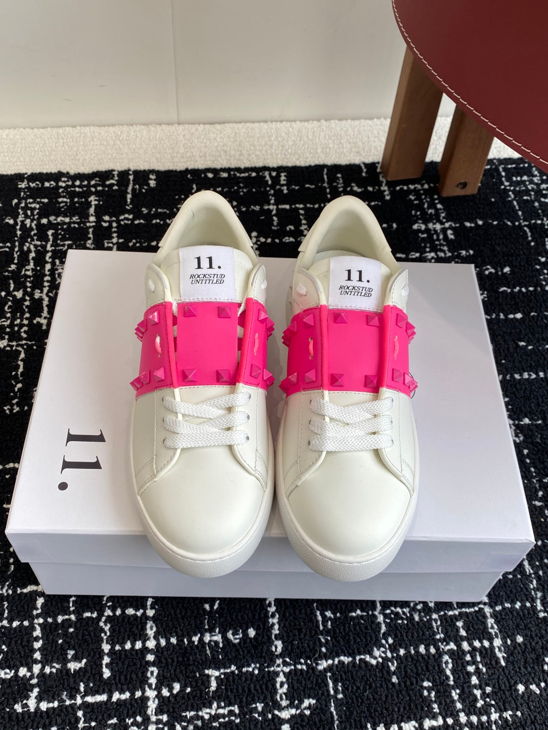 LuxluxHouse Best Quality Shoes Valentino