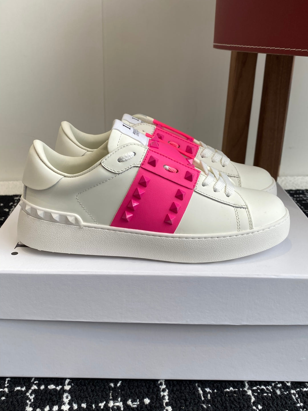 LuxluxHouse Best Quality Shoes Valentino