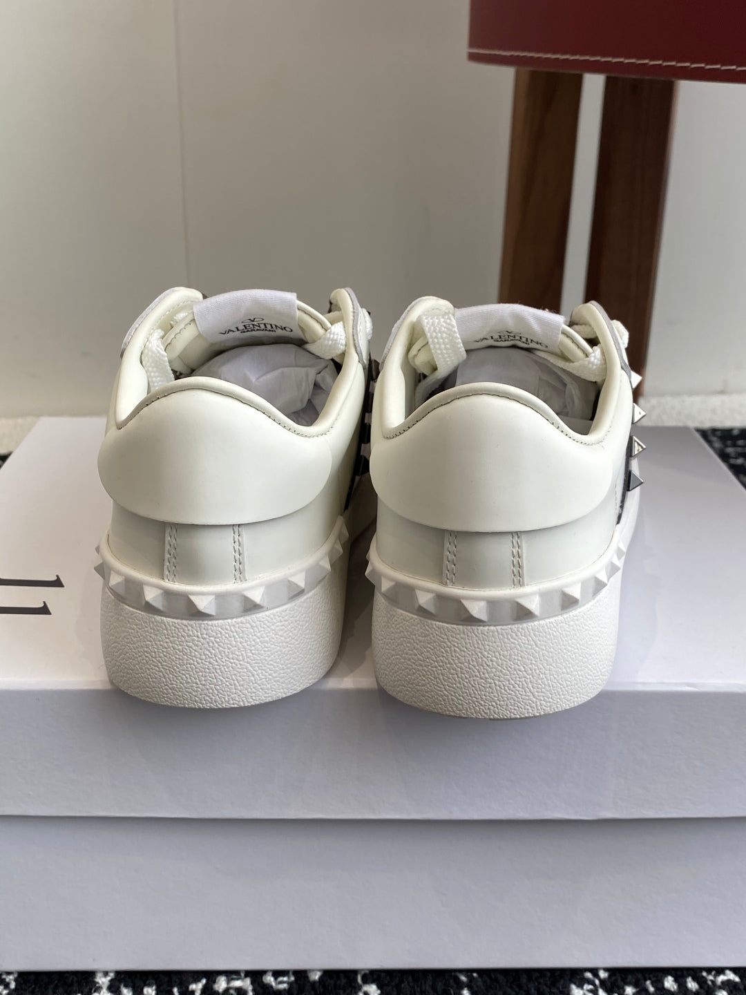 LuxluxHouse Best Quality Shoes Valentino