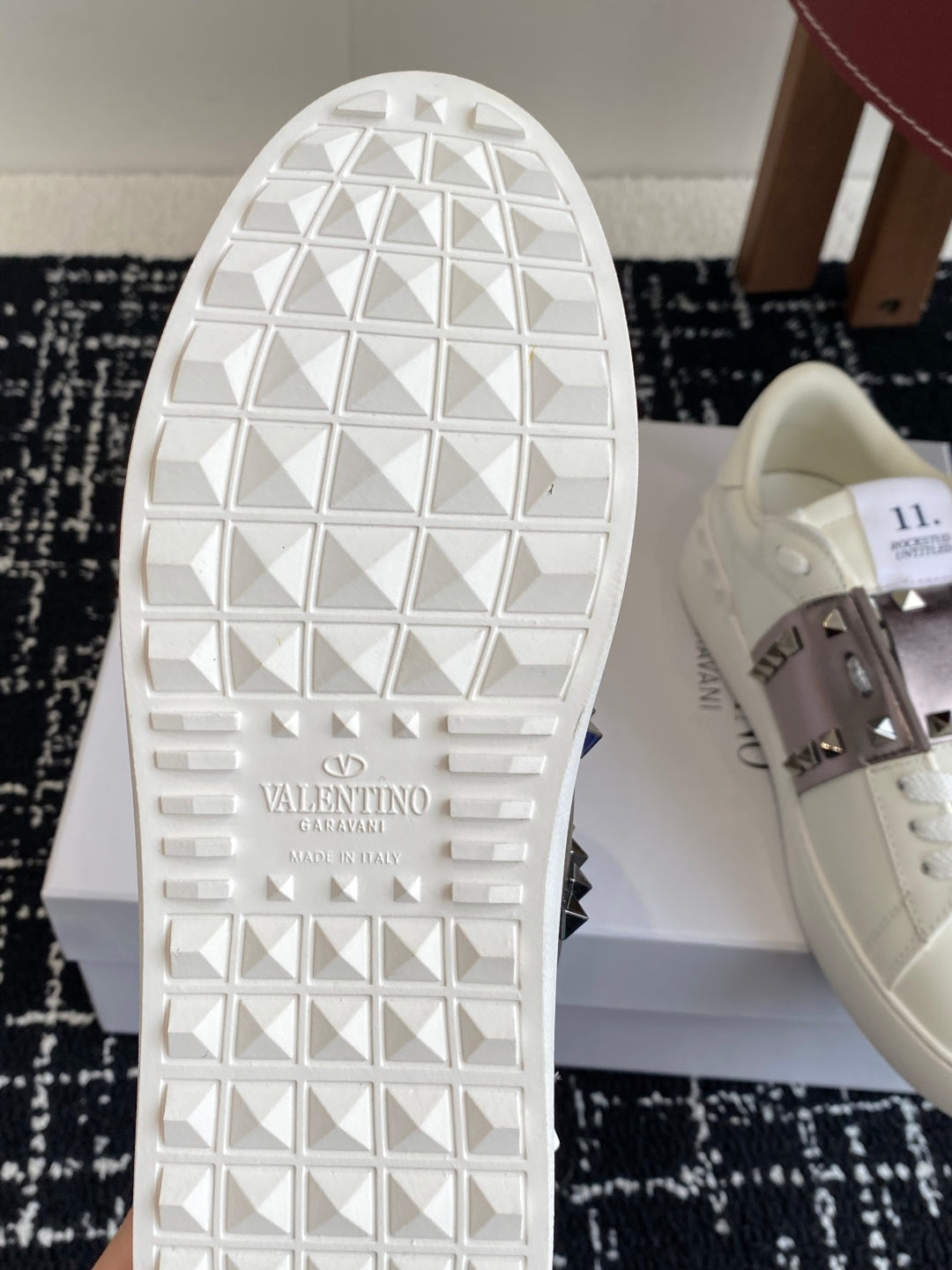 LuxluxHouse Best Quality Shoes Valentino