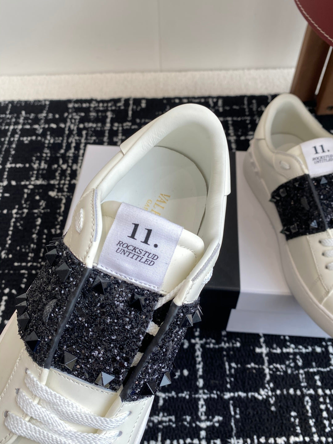 LuxluxHouse Best Quality Shoes Valentino