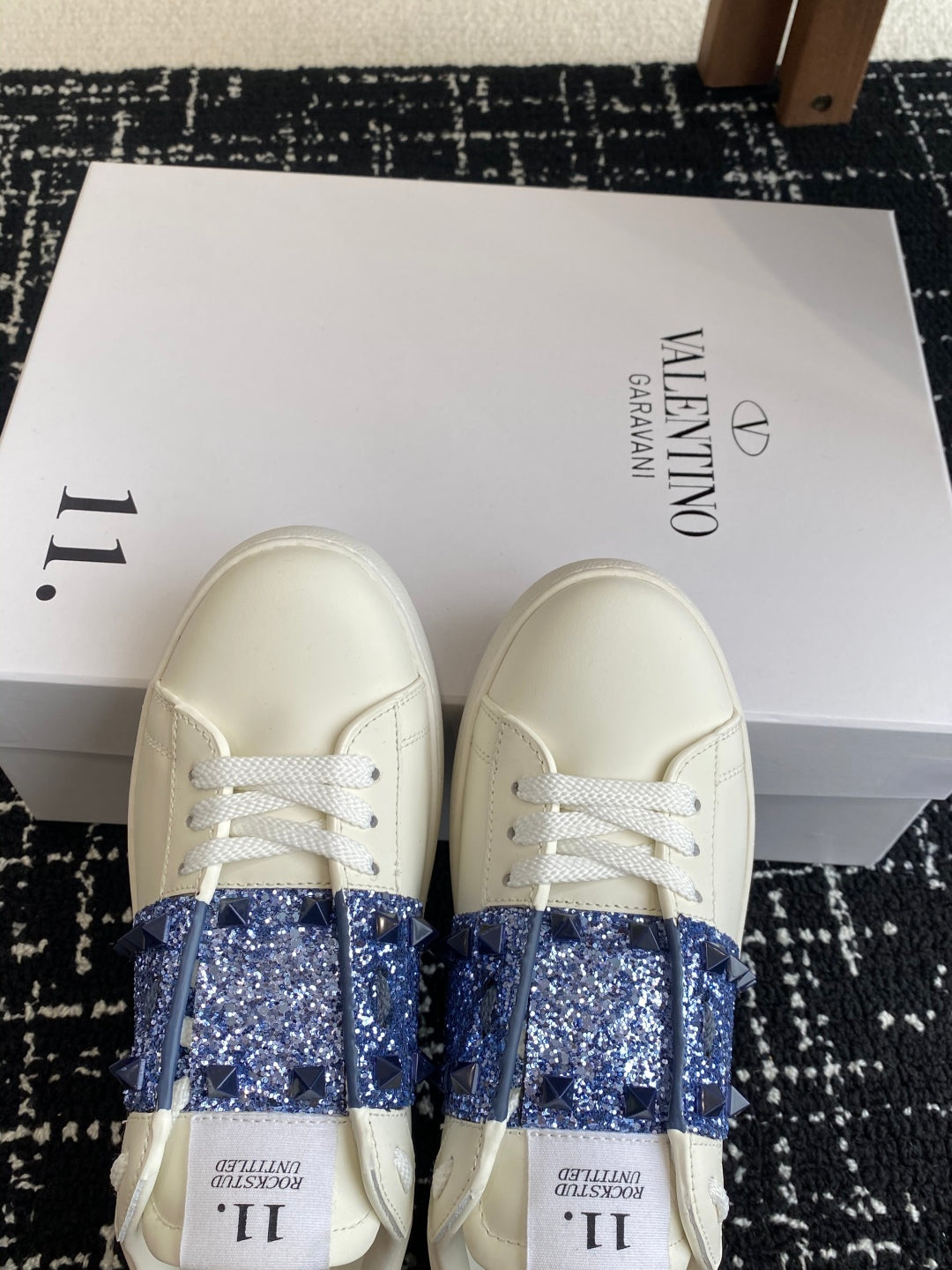 LuxluxHouse Best Quality Shoes Valentino