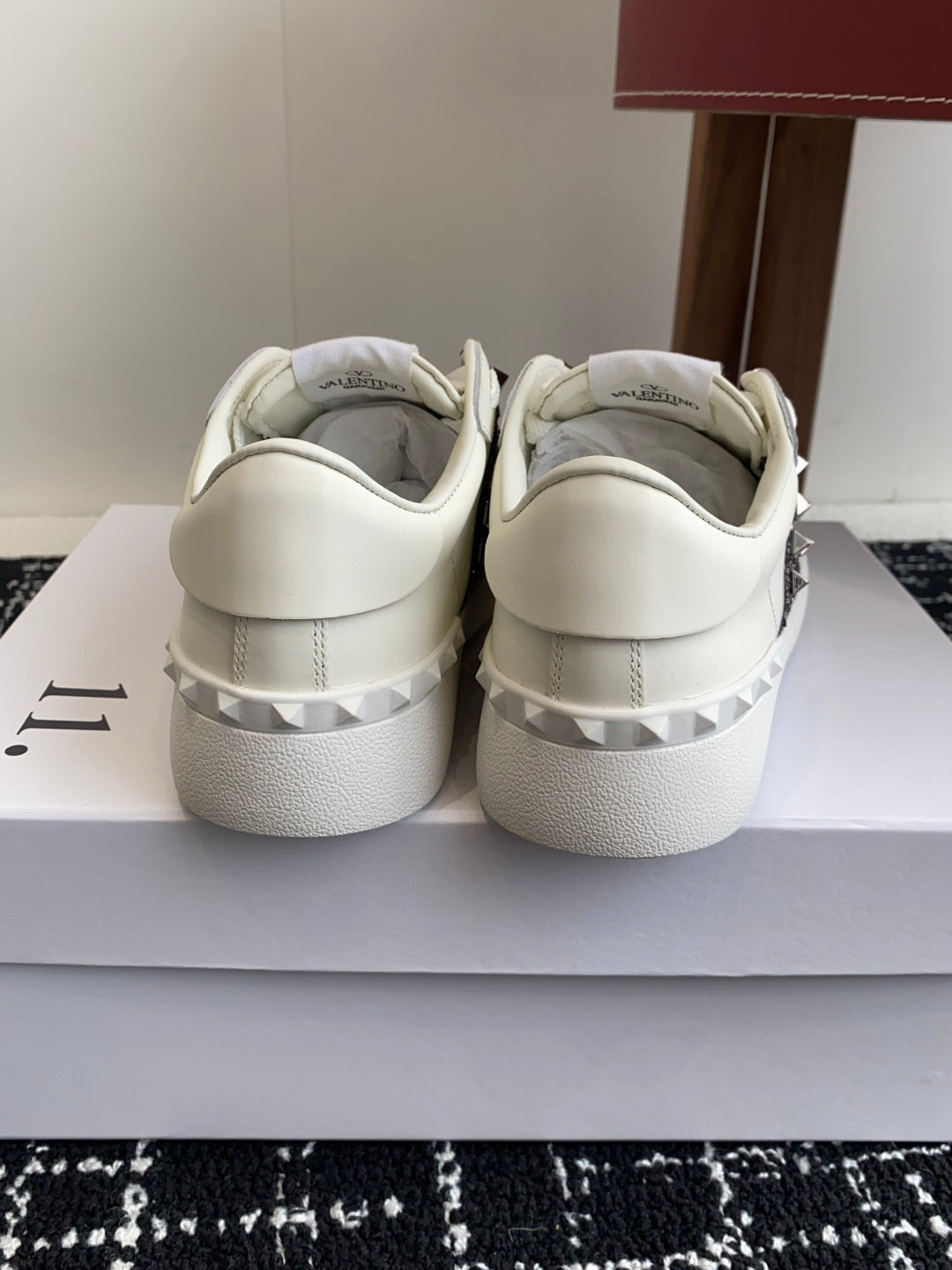 LuxluxHouse Best Quality Shoes Valentino