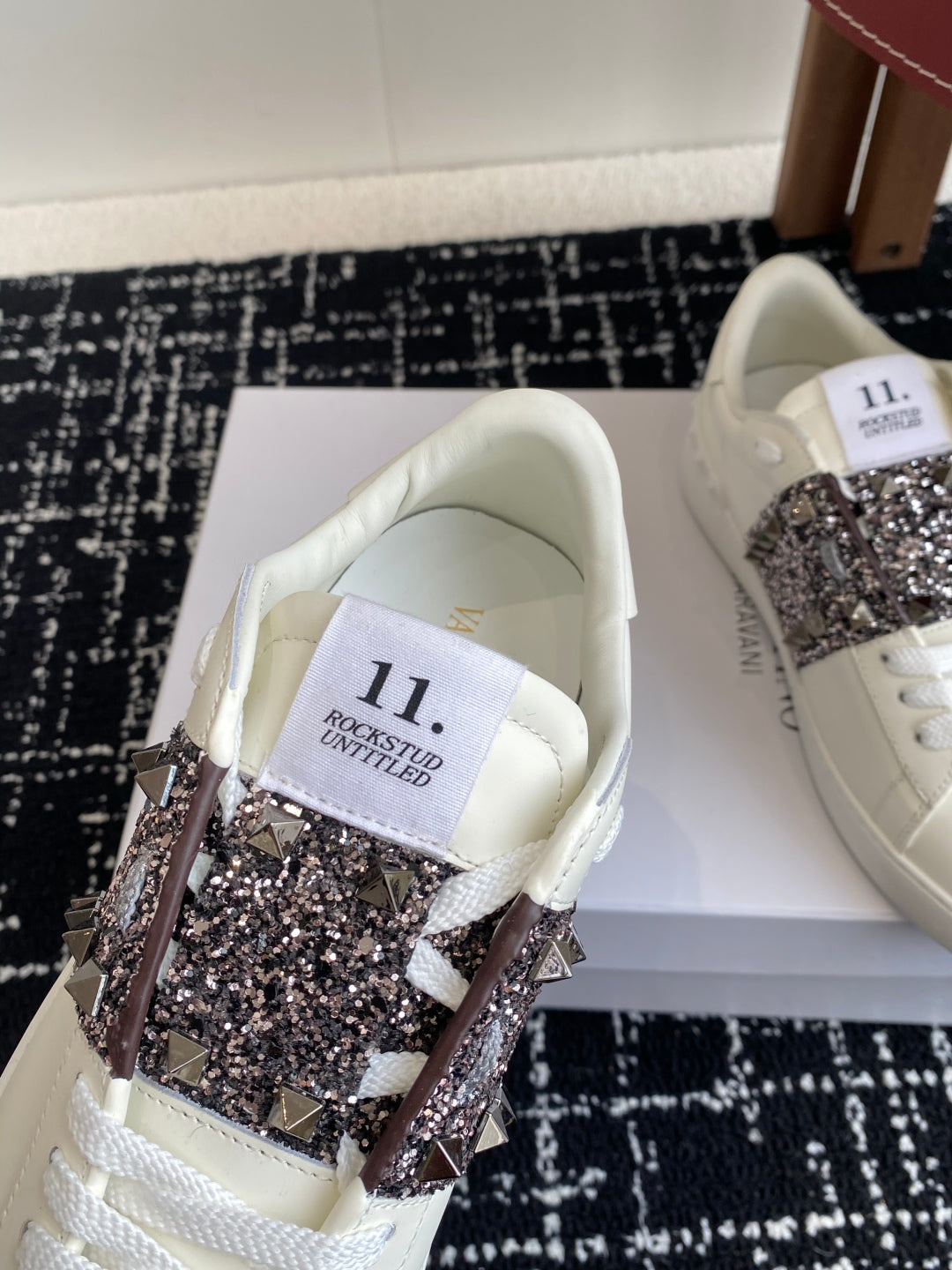 LuxluxHouse Best Quality Shoes Valentino