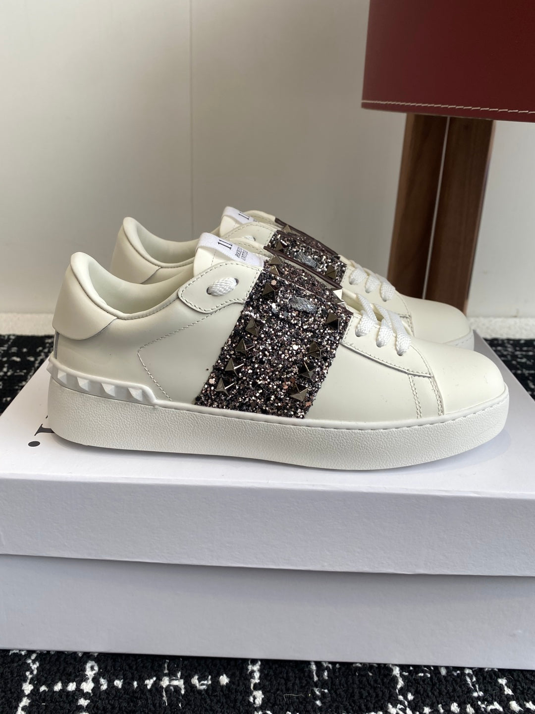 LuxluxHouse Best Quality Shoes Valentino