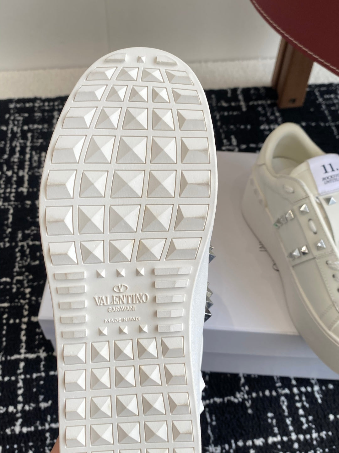 LuxluxHouse Best Quality Shoes Valentino