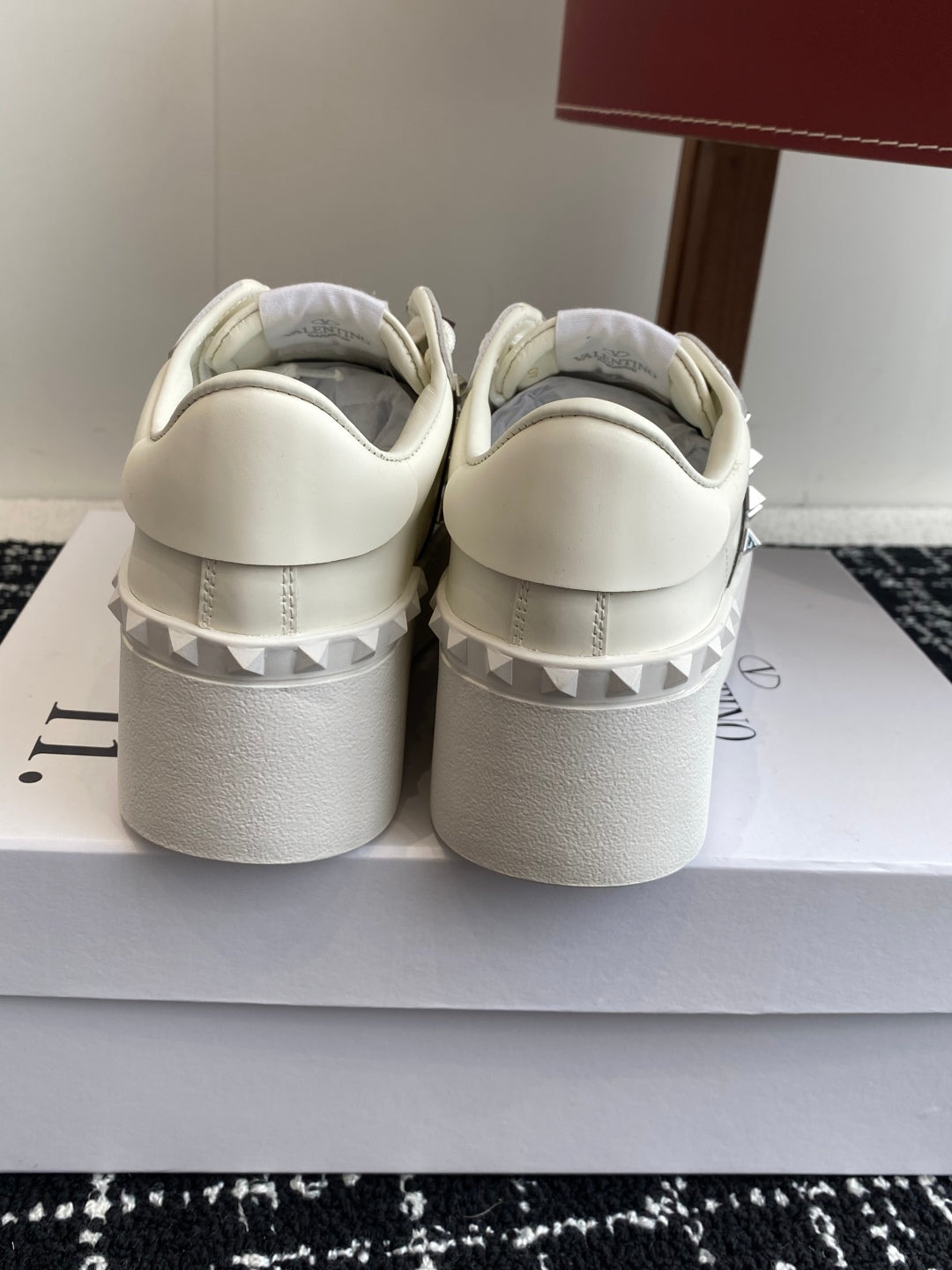 LuxluxHouse Best Quality Shoes Valentino