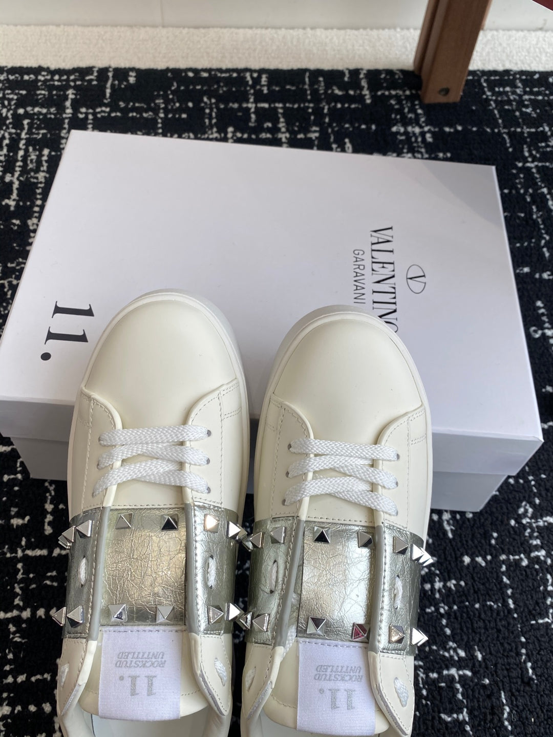 LuxluxHouse Best Quality Shoes Valentino