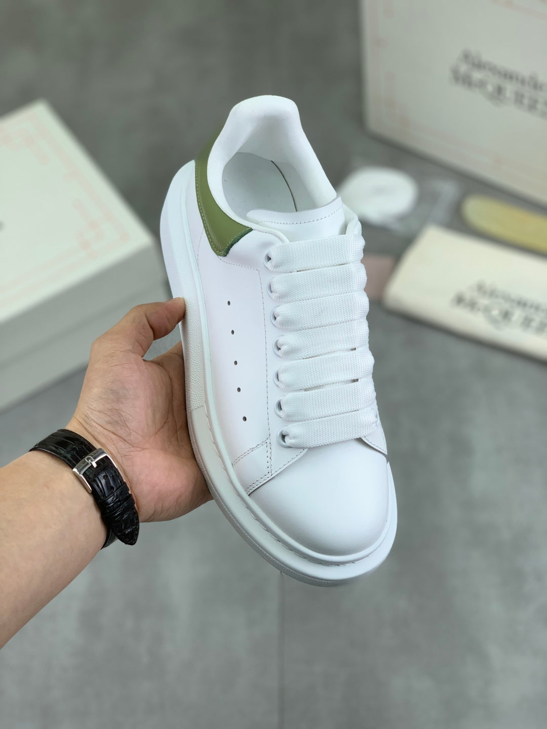 LuxluxHouse Best Quality Shoes Alexander McQueen