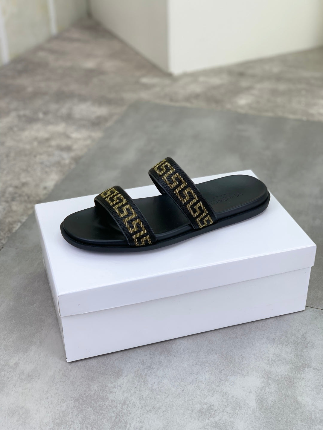 LuxluxHouse Best Quality Sandals Versace
