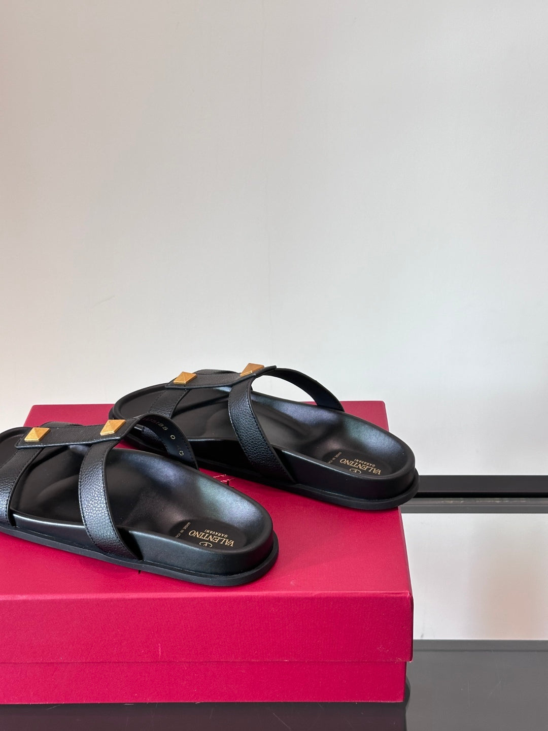 LuxluxHouse Best Quality Sandals Valentino