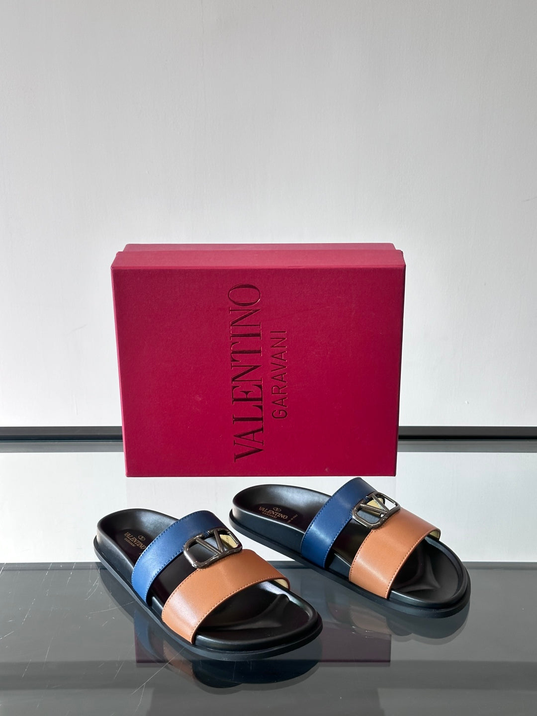 LuxluxHouse Best Quality Sandals Valentino
