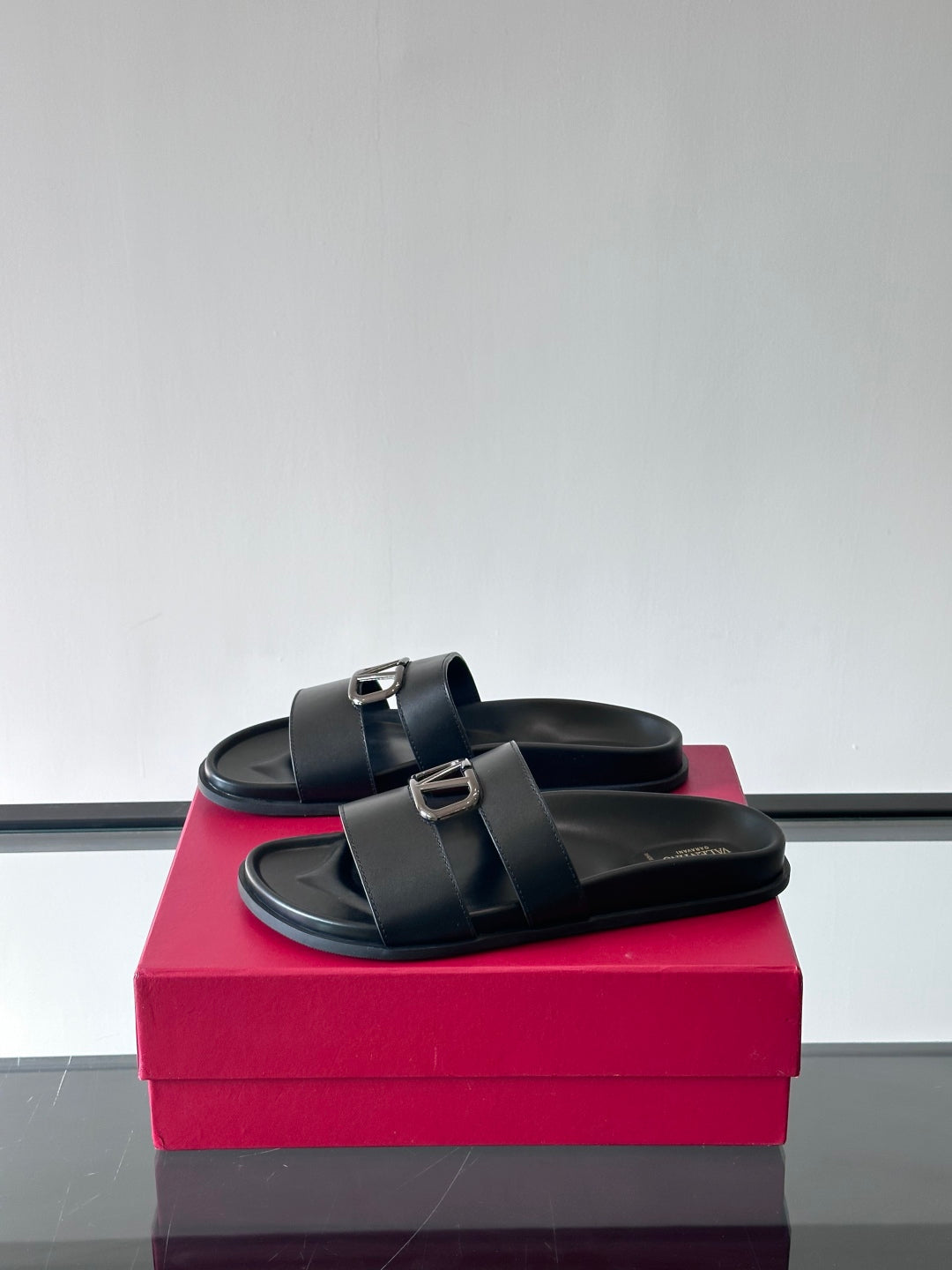 LuxluxHouse Best Quality Sandals Valentino