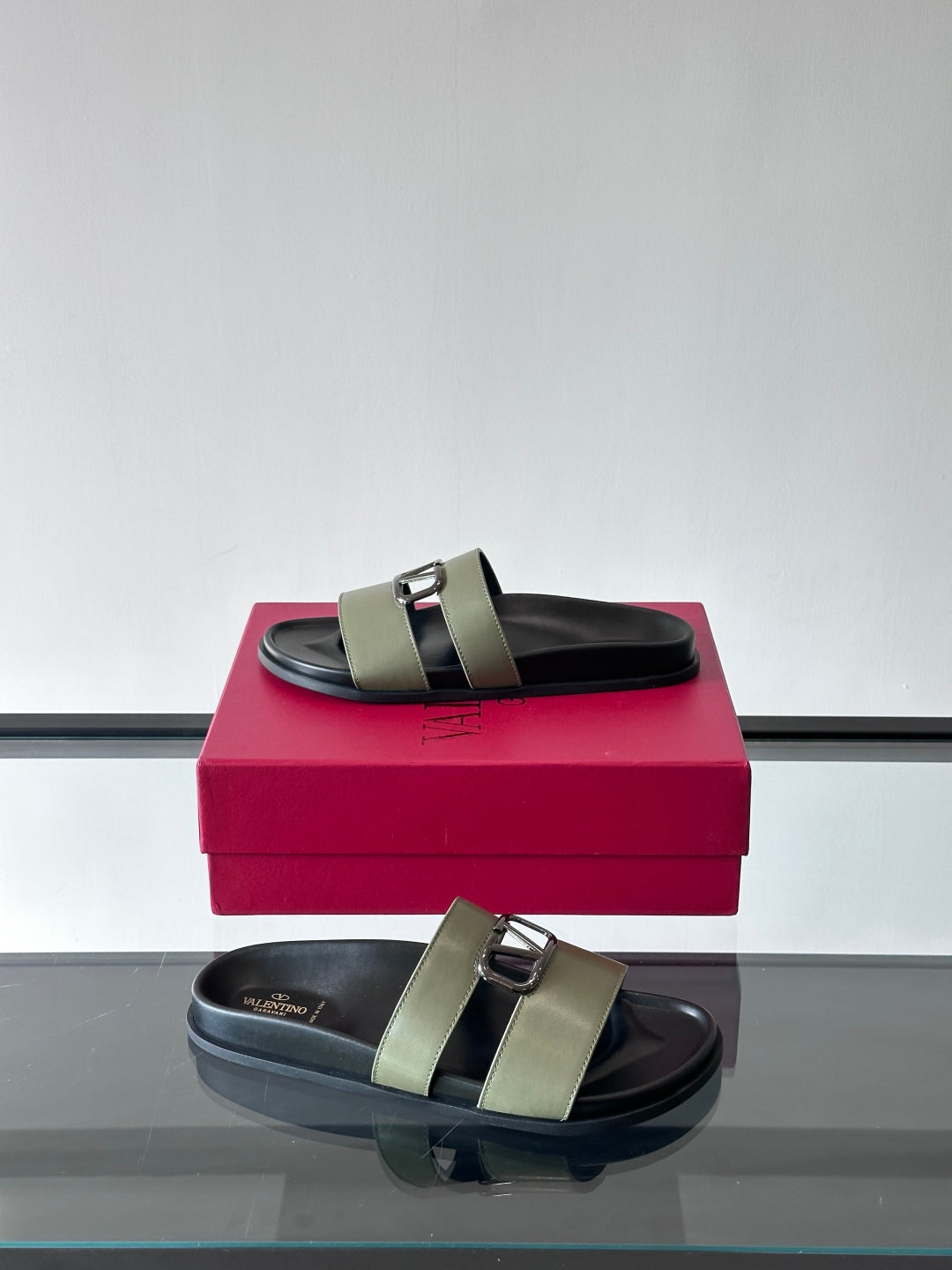 LuxluxHouse Best Quality Sandals Valentino