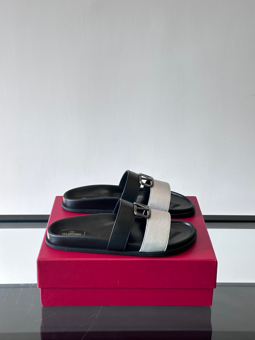 LuxluxHouse Best Quality Sandals Valentino