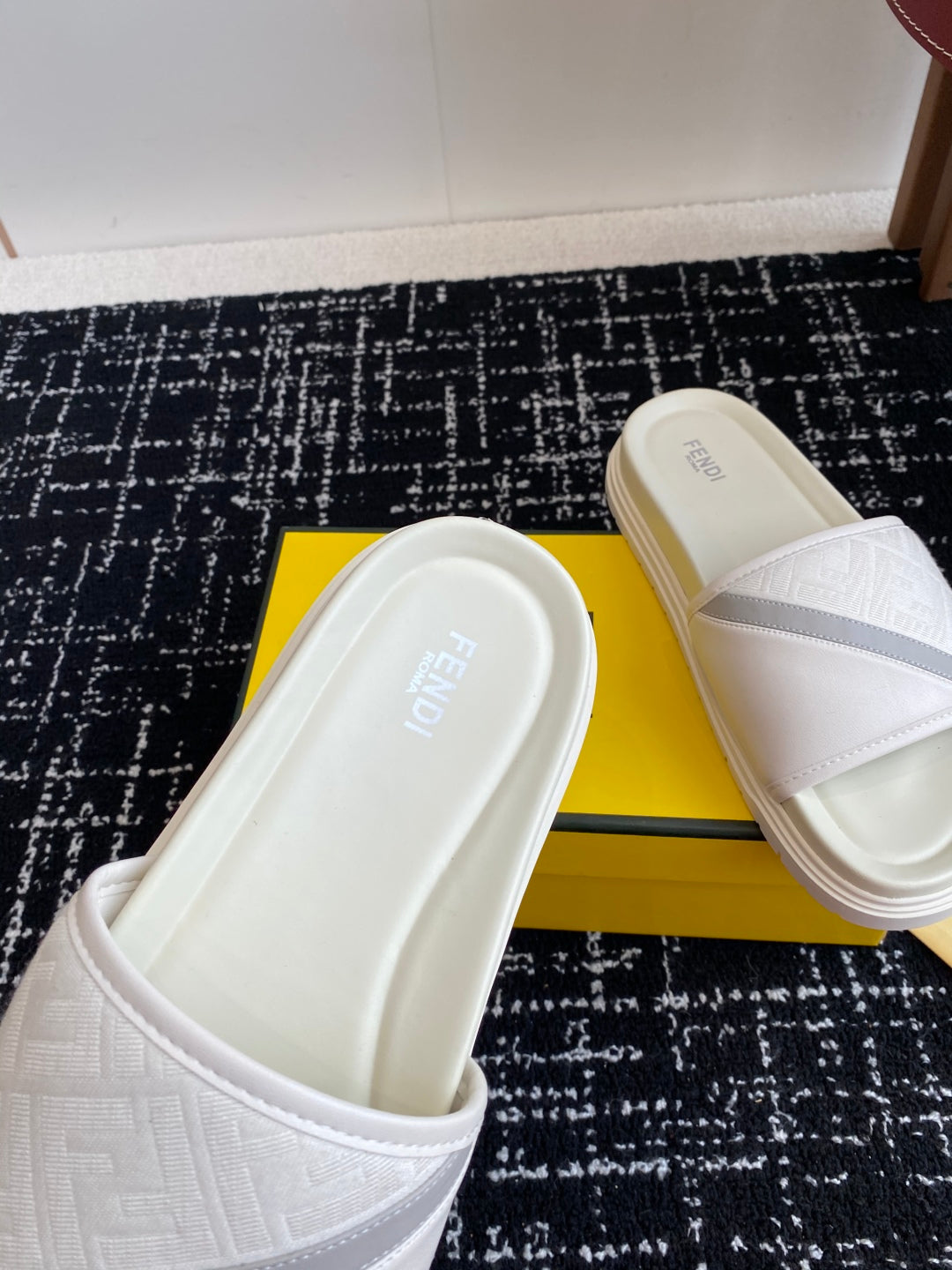 LuxluxHouse Best Quality Sandals Fendi