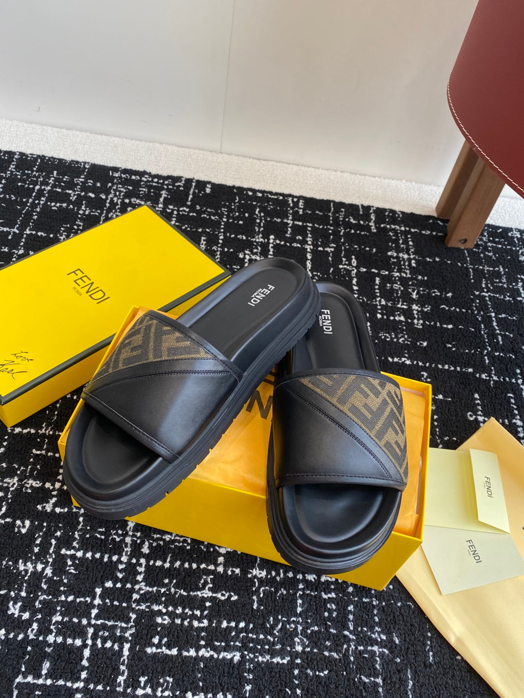 LuxluxHouse Best Quality Sandals Fendi