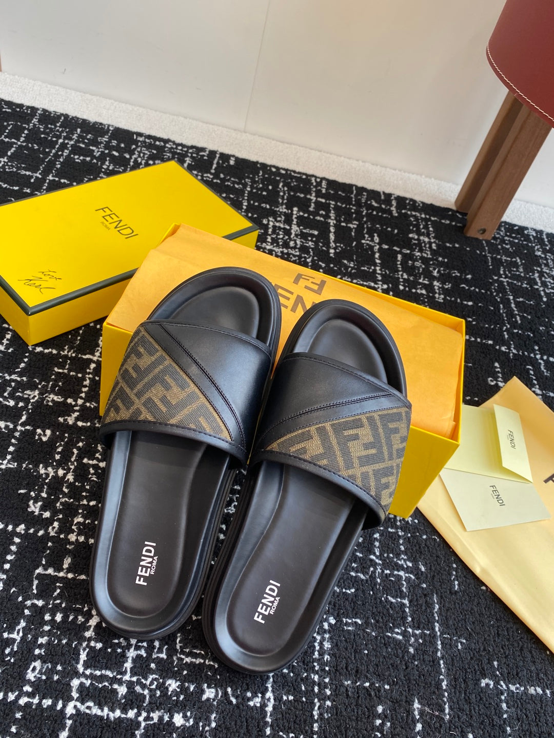LuxluxHouse Best Quality Sandals Fendi