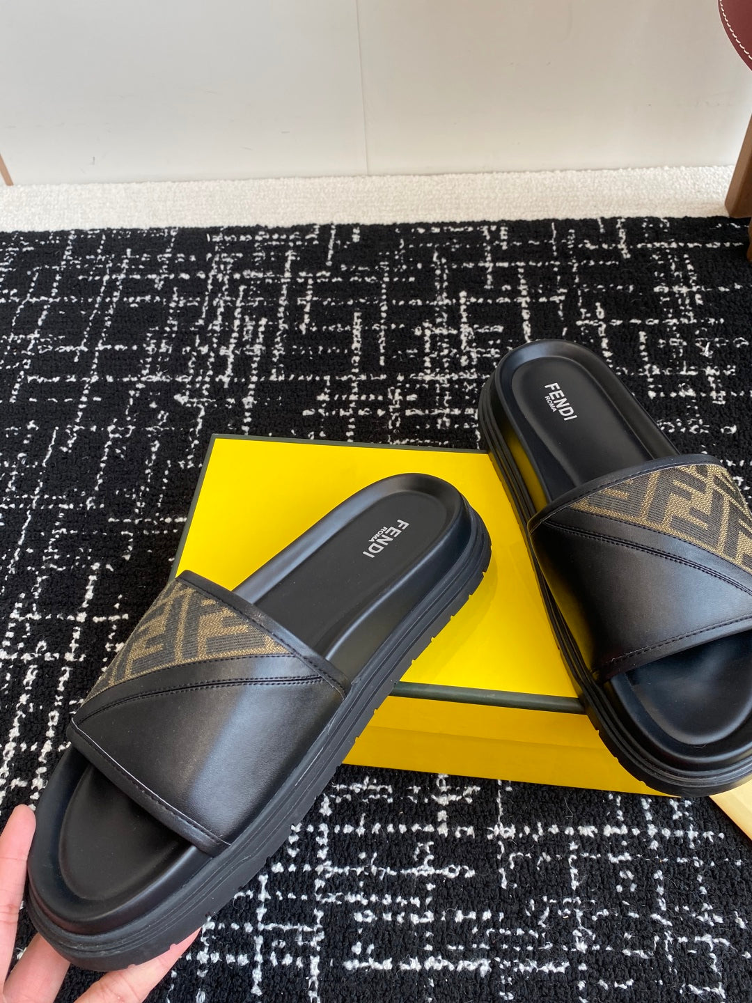 LuxluxHouse Best Quality Sandals Fendi
