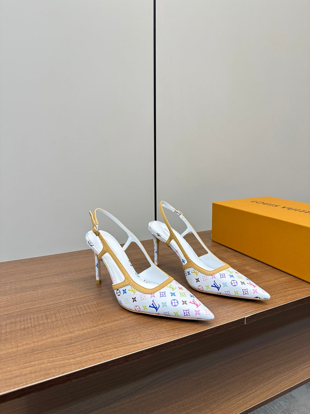 LuxluxHouse Best Quality Women Shoes Louis Vuitton