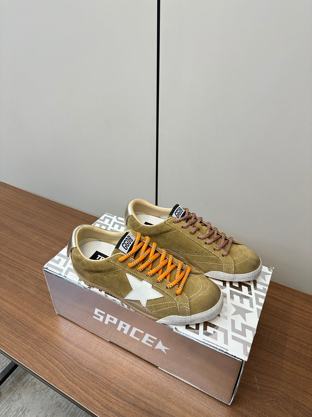 LuxluxHouse Best Quality Shoes Golden Goose