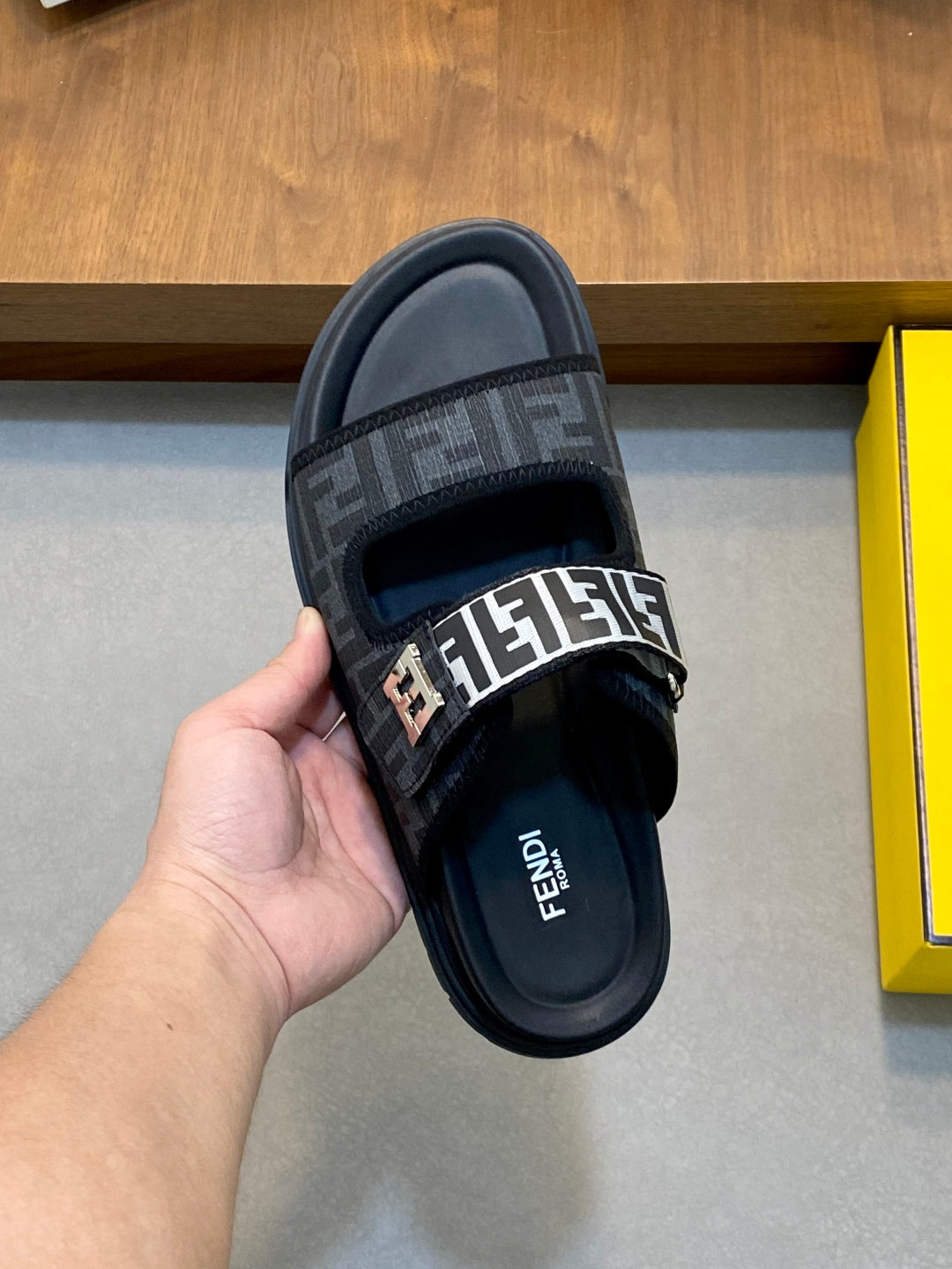 LuxluxHouse Best Quality Sandals Fendi