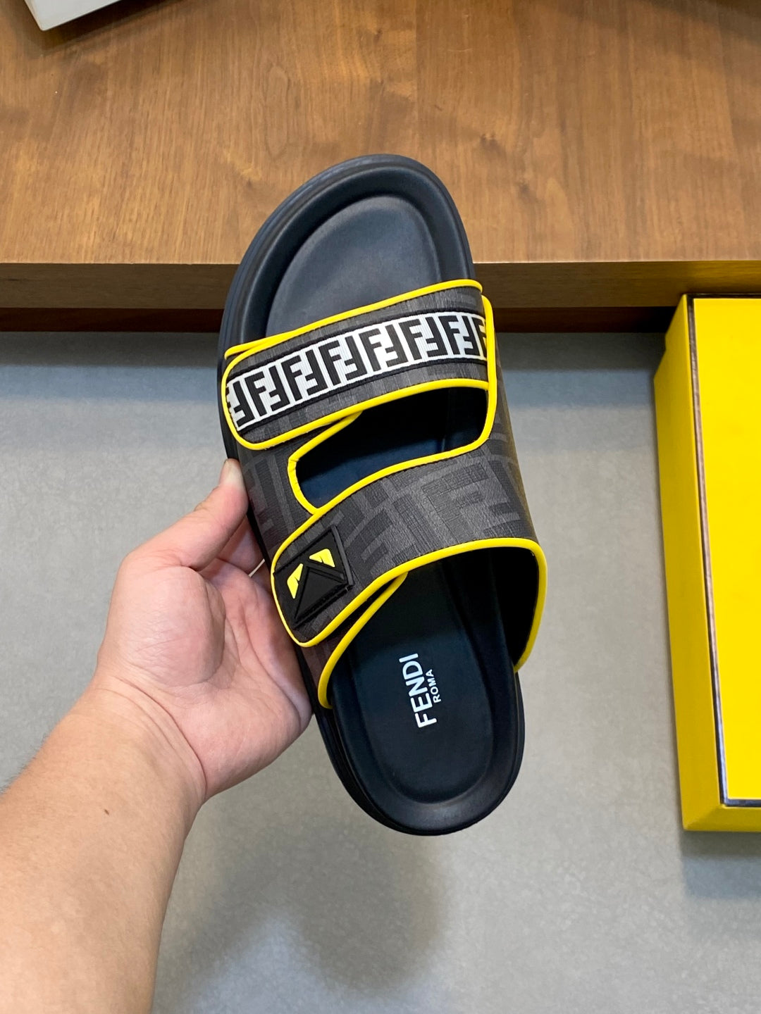 LuxluxHouse Best Quality Sandals Fendi