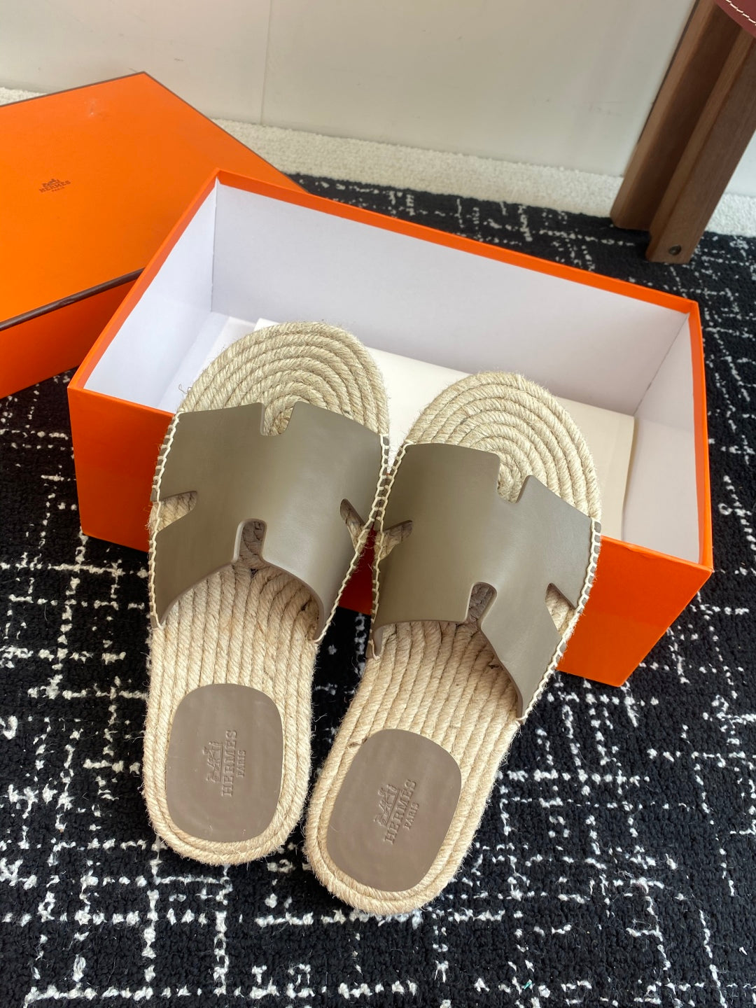 LuxluxHouse Best Quality Sandals Hermes