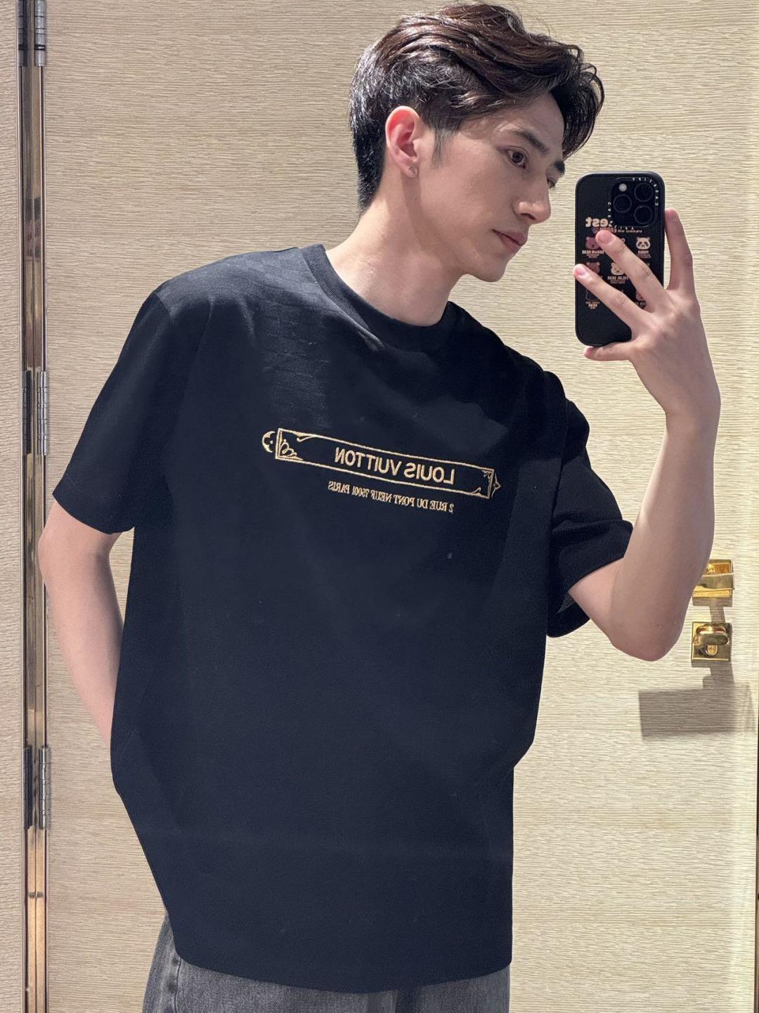 LuxluxHouse Best Quality Clothes T-shirt Louis Vuitton