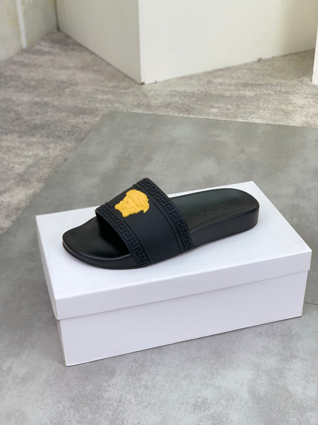 LuxluxHouse Best Quality Sandals Versace