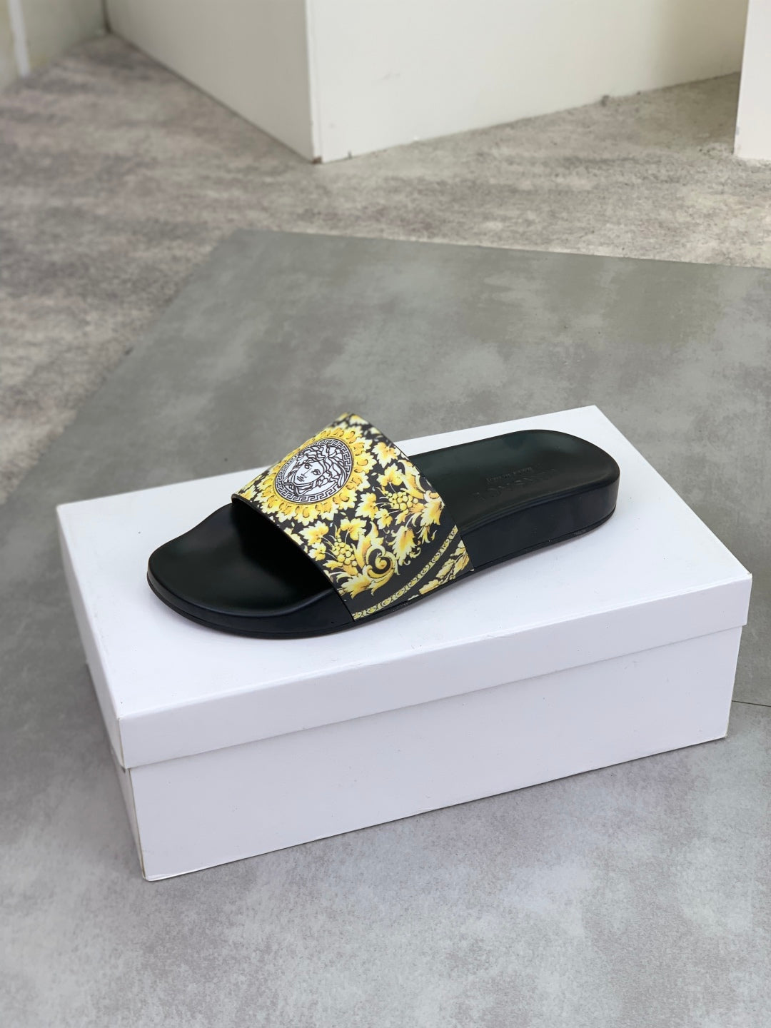 LuxluxHouse Best Quality Sandals Versace