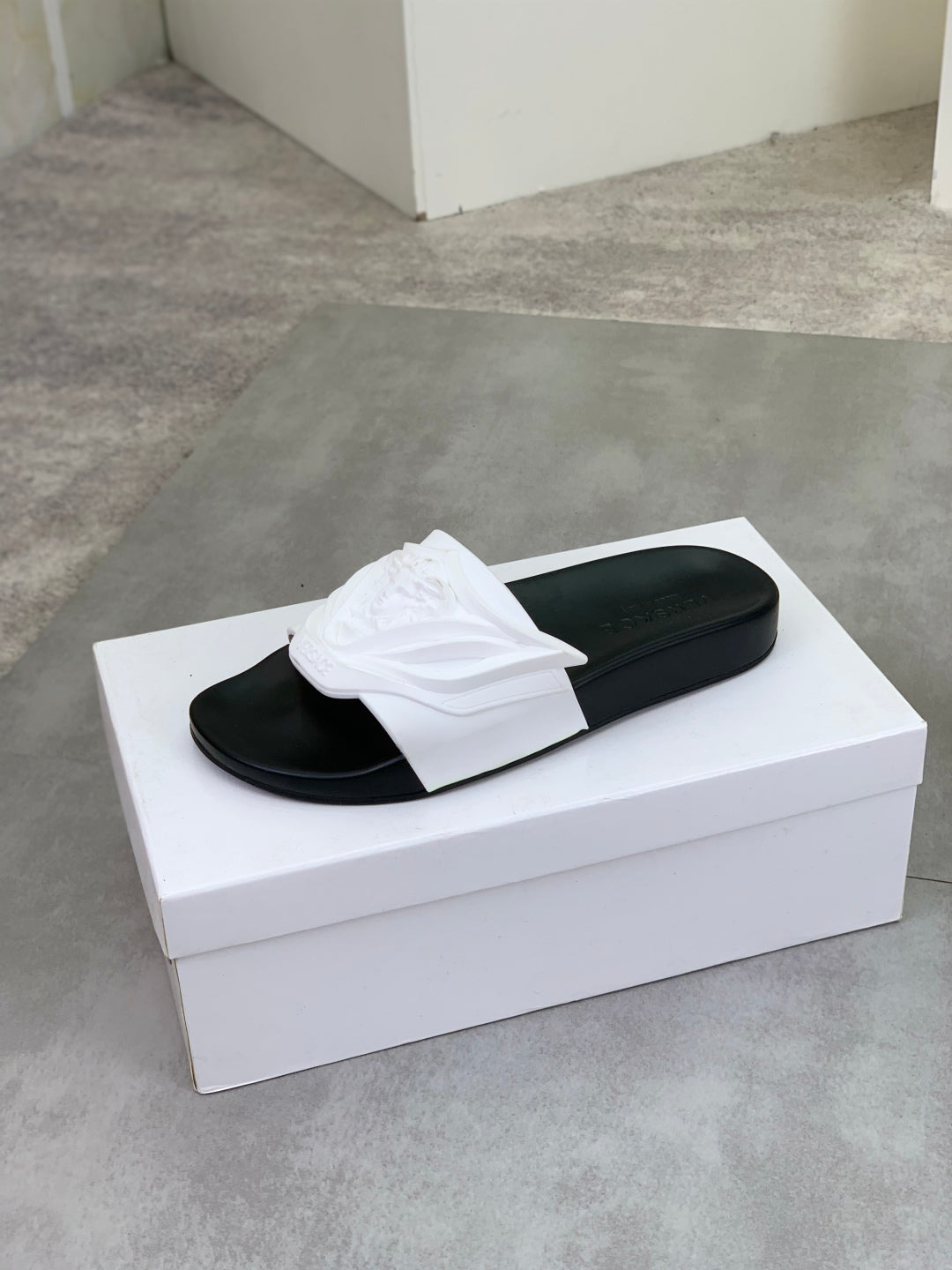 LuxluxHouse Best Quality Sandals Versace