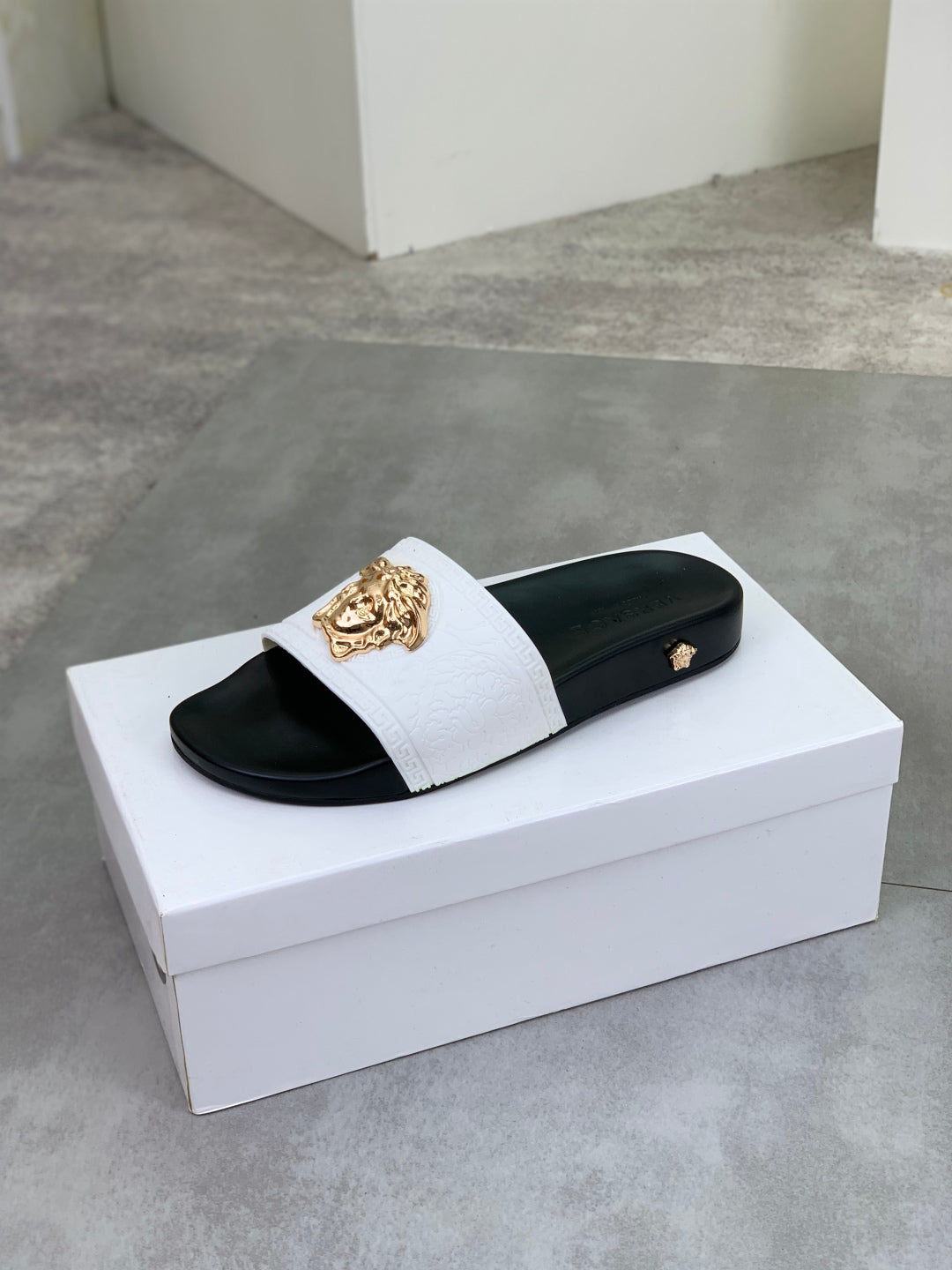 LuxluxHouse Best Quality Sandals Versace
