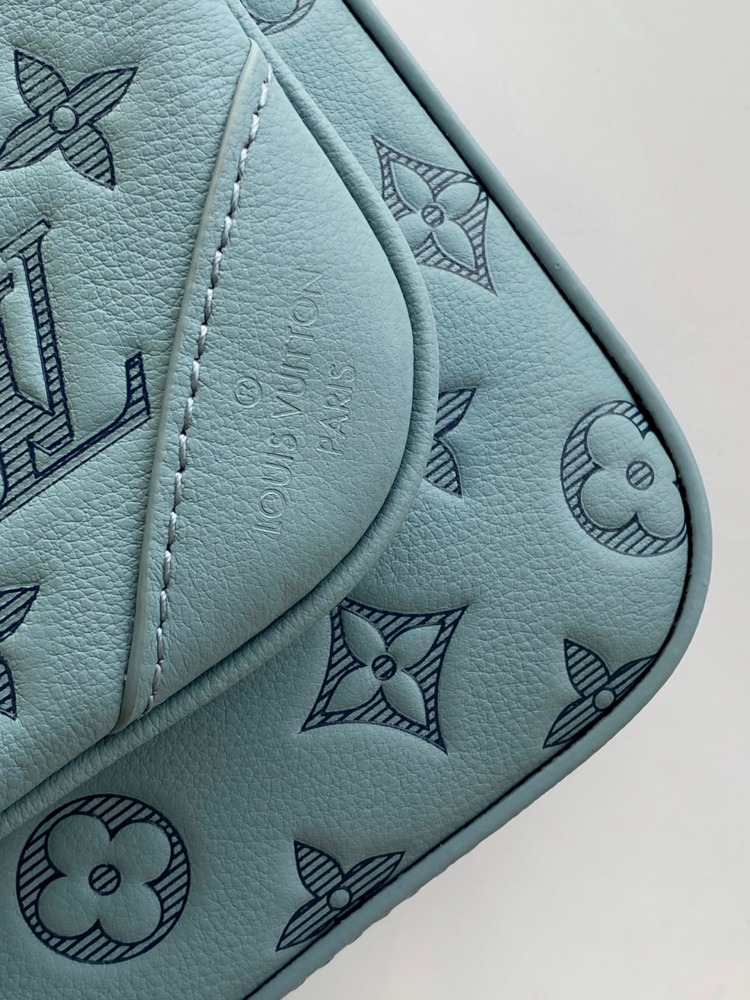 LuxluxHouse Best Quality Bags Louis Vuitton Men