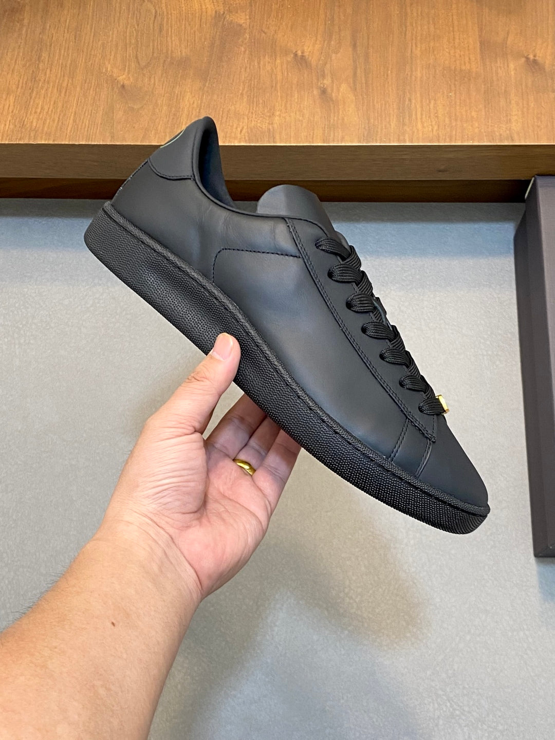 LuxluxHouse Best Quality Shoes Valentino
