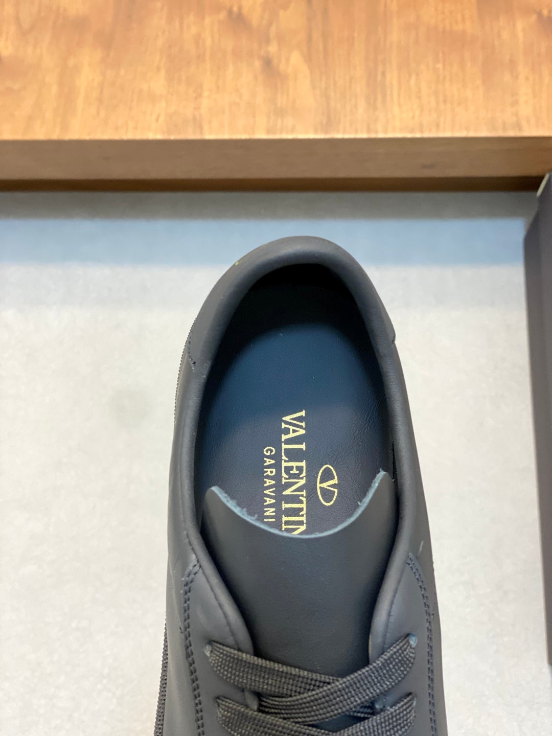 LuxluxHouse Best Quality Shoes Valentino
